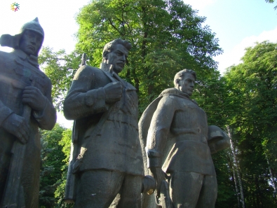 Памятник солдатам, павшим в боях Великой Отечественной войны. Сквер Козицкого